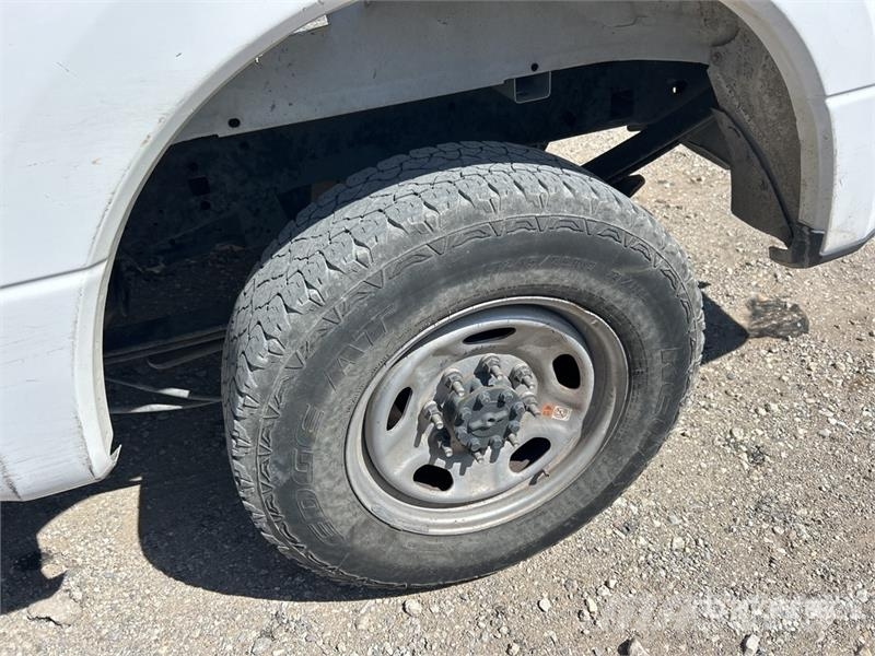 Ford F-250 XL 4x2 Crew Cab Pickup Інше
