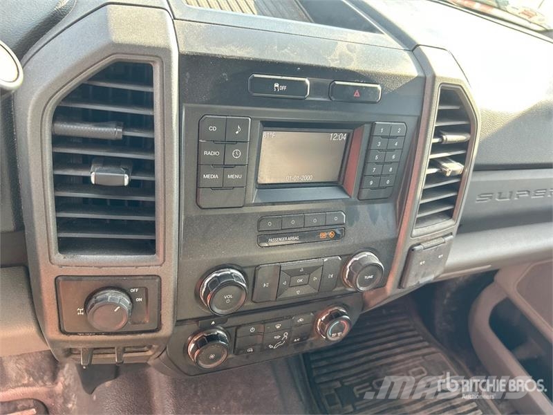 Ford F-250 XL 4x2 Crew Cab Pickup 其他