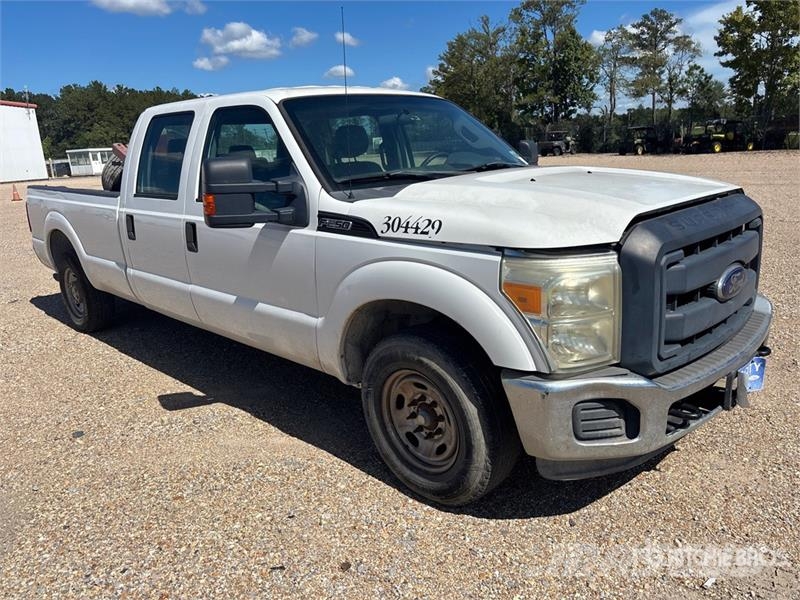 Ford F-250 XL 4x2 Crew Cab Pickup (Inoperable) Egyéb
