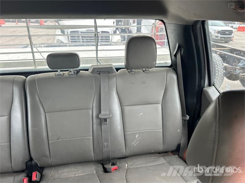 Ford F-250 XL 4x2 Crew Cab Pickup Прочие фургоны