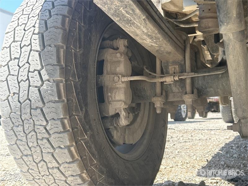 Ford F-250 XL 4x2 Crew Cab Pickup Інше