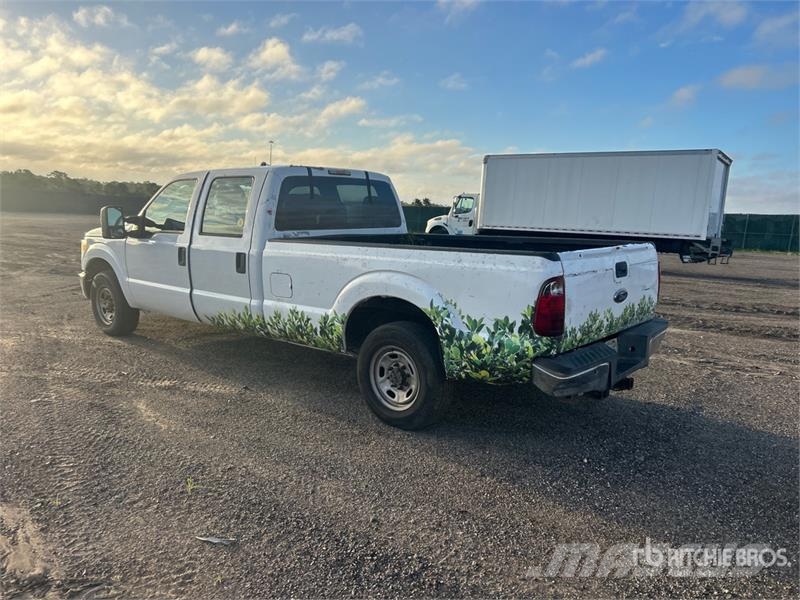 Ford F-250 XL 4x2 Crew Cab Pickup Anders