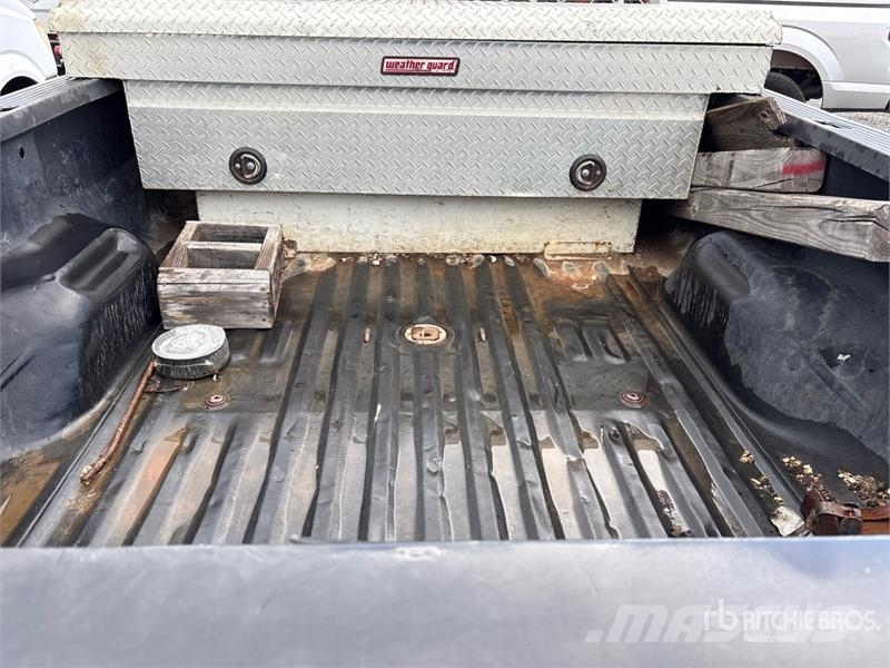 Ford F-250 XL 4x2 Crew Cab Pickup Прочие фургоны