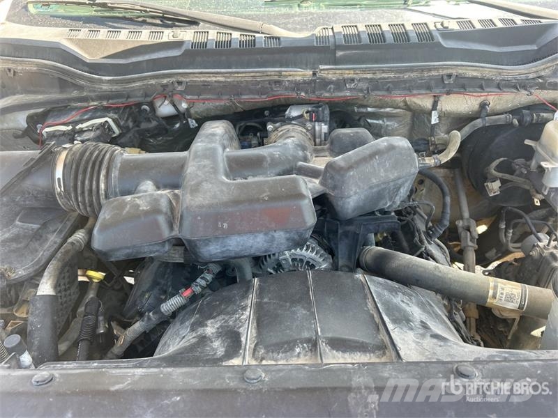 Ford F-250 XL 4x2 Crew Cab Pickup Інше