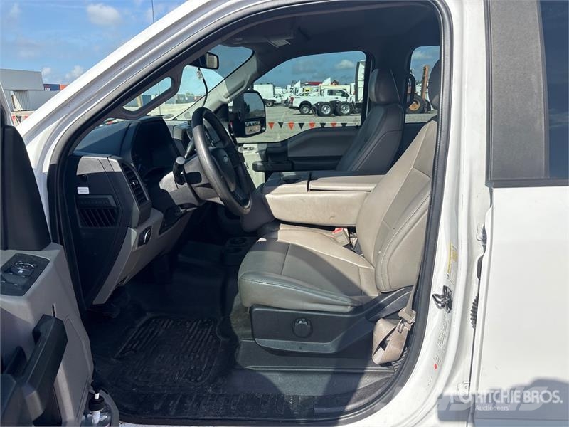 Ford F-250 XL 4x2 Crew Cab Pickup Άλλα Vans