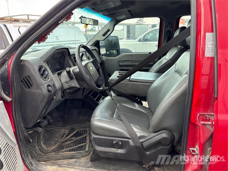 Ford F-250 XL 4x2 Crew Cab Pickup Прочие фургоны