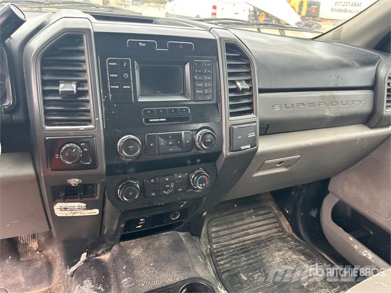 Ford F-250 XL 4x2 Crew Cab Pickup Прочие фургоны