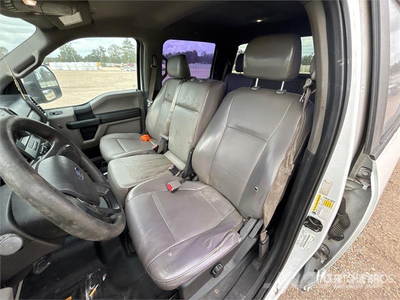 Ford F-250 XL 4x2 Crew Cab Pickup Citi