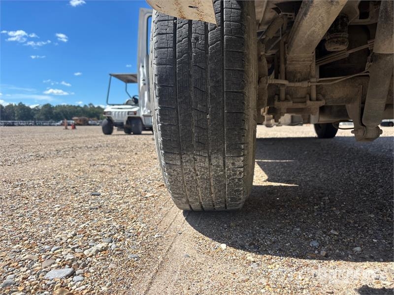 Ford F-250 XL 4x2 Crew Cab Pickup (Inoperable) Egyéb