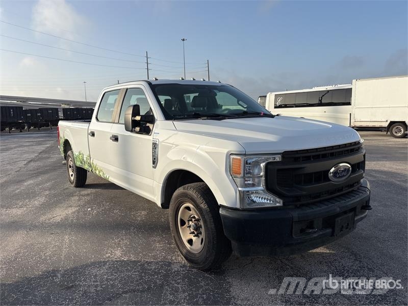 Ford F-250 XL 4x2 Crew Cab Pickup 其他