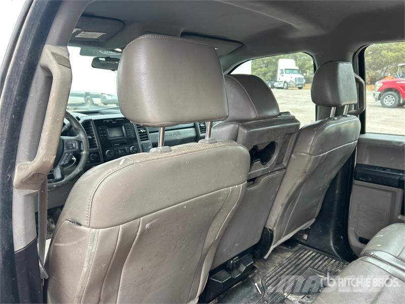 Ford F-250 XL 4x2 Crew Cab Pickup Прочие фургоны