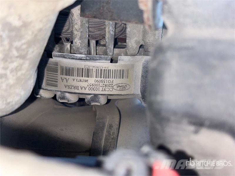 Ford F-250 XL 4x2 Crew Cab Pickup (Inoperable) Egyéb