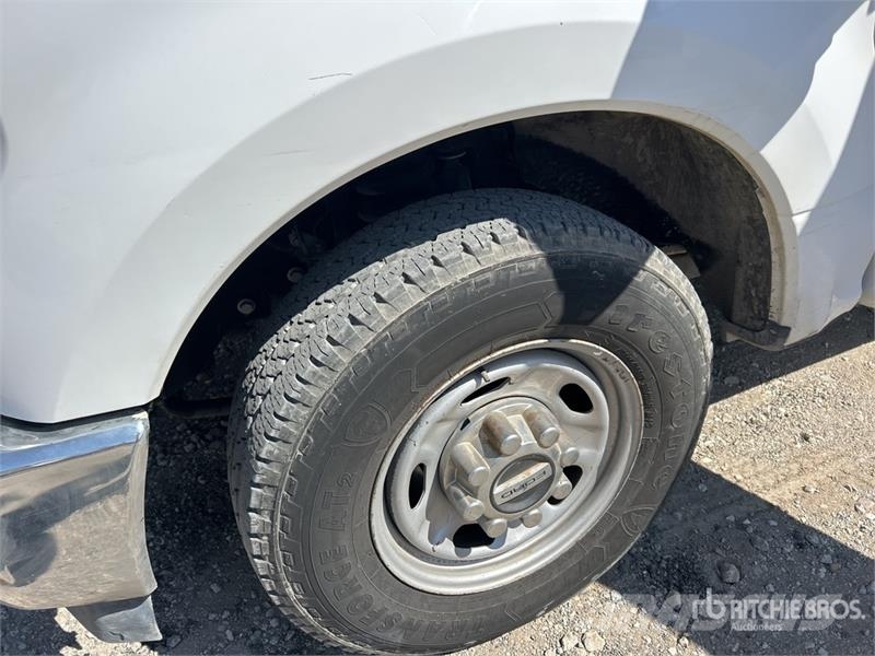 Ford F-250 XL 4x2 Crew Cab Pickup Інше