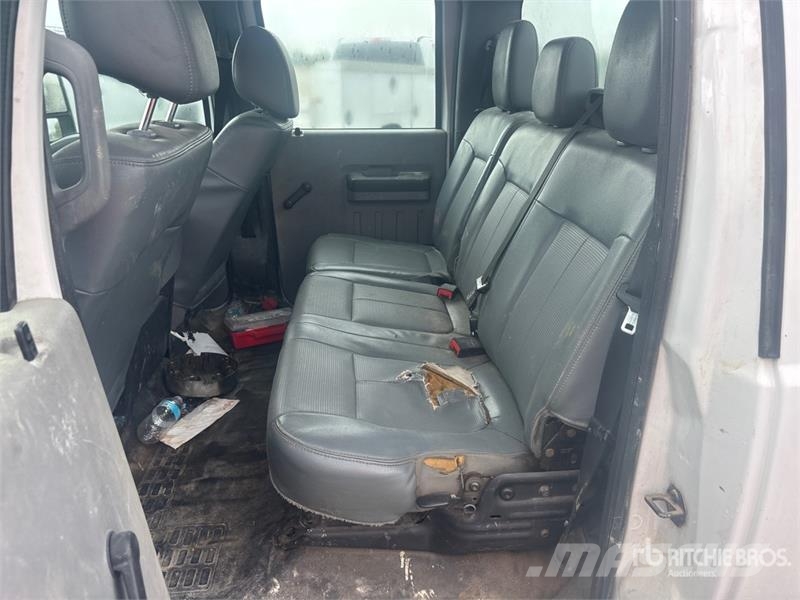 Ford F-250 XL 4x2 Crew Cab Pickup Other