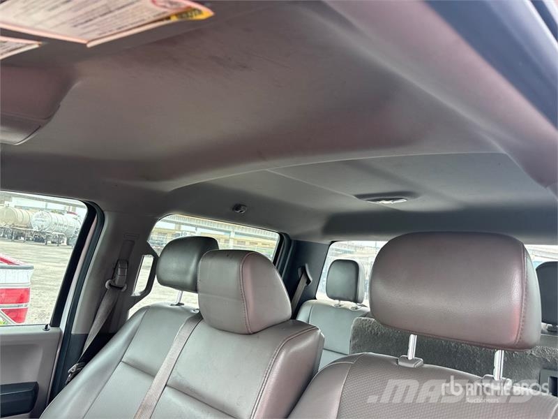 Ford F-250 XL 4x2 Crew Cab Pickup أخرى