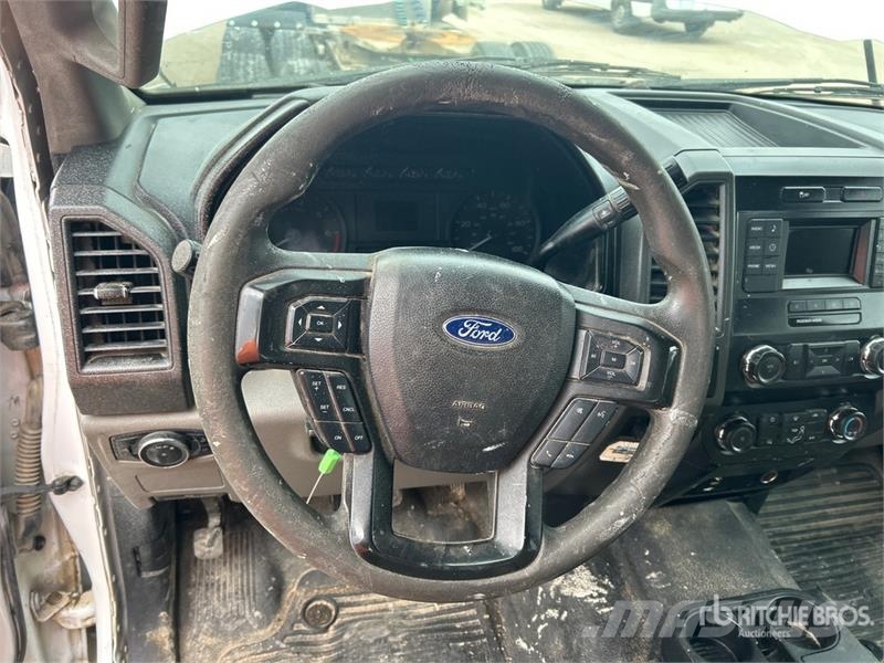 Ford F-250 XL 4x2 Crew Cab Pickup Прочие фургоны