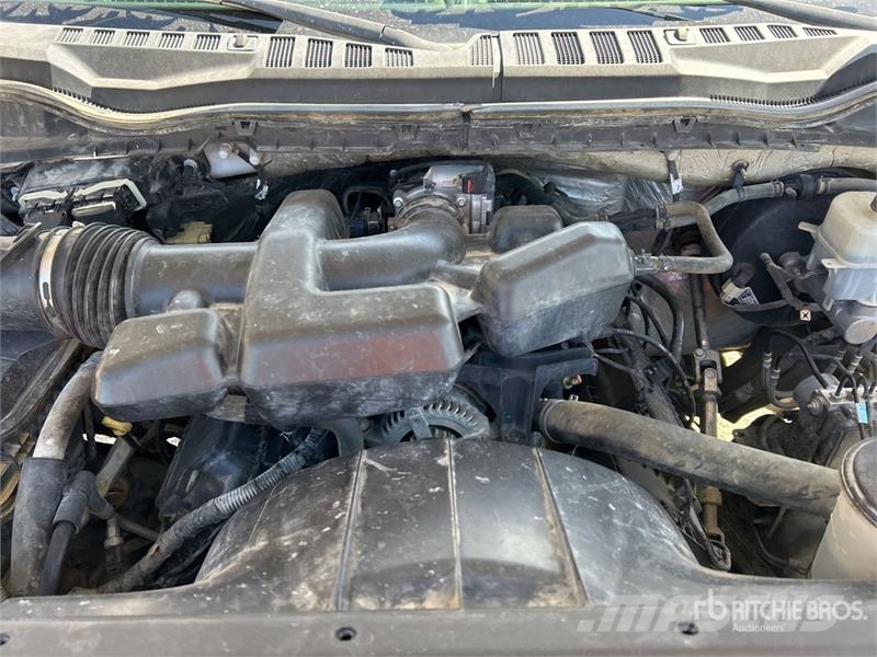 Ford F-250 XL 4x2 Crew Cab Pickup Інше