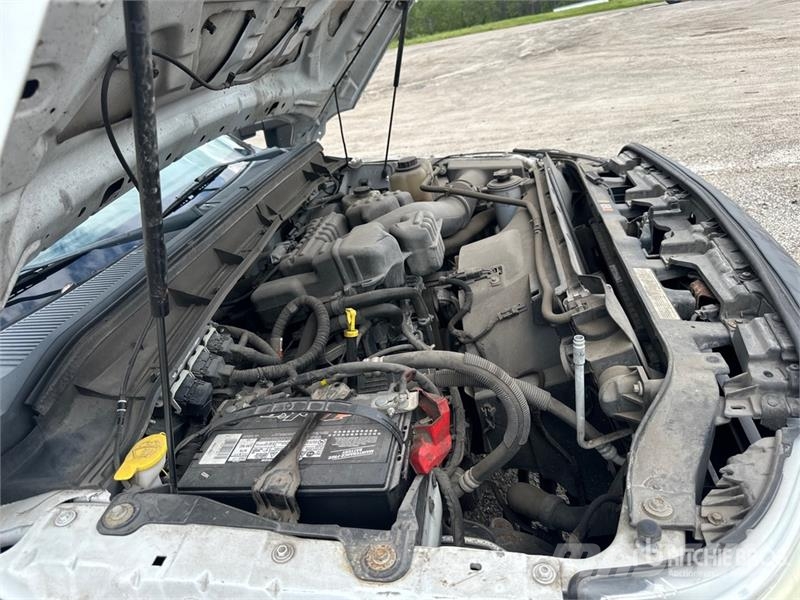 Ford F-250 XL 4x2 Crew Cab Pickup Otros