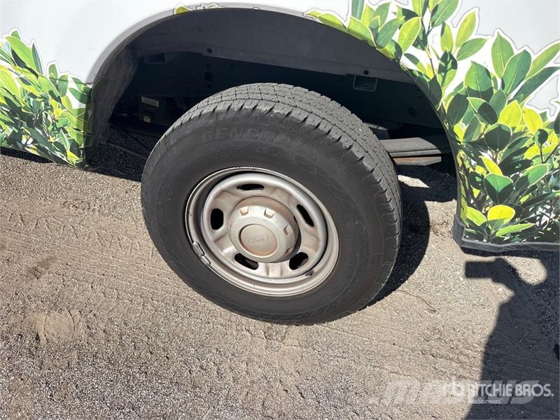 Ford F-250 XL 4x2 Crew Cab Pickup Άλλα Vans