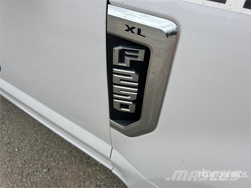 Ford F-250 XL 4x2 Crew Cab Pickup Прочие фургоны
