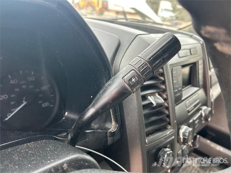 Ford F-250 XL 4x2 Crew Cab Pickup Прочие фургоны