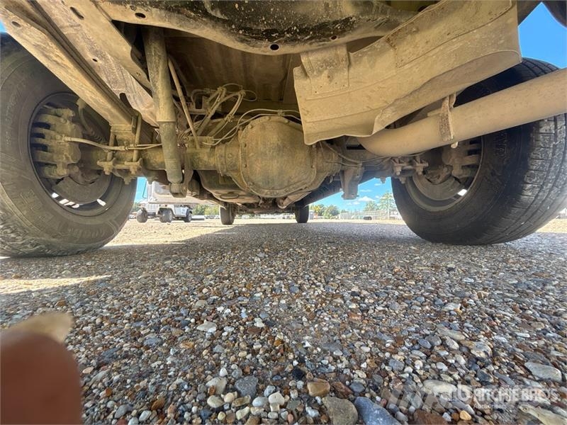 Ford F-250 XL 4x2 Crew Cab Pickup (Inoperable) Egyéb