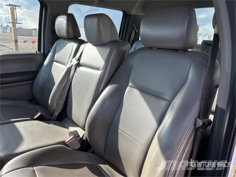 Ford F-250 XL 4x2 Crew Cab Pickup 其他