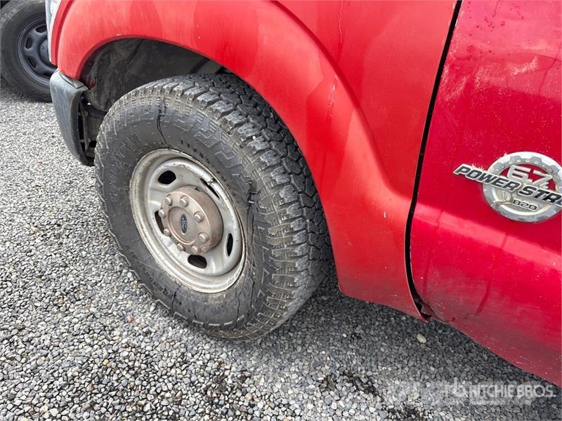 Ford F-250 XL 4x2 Crew Cab Pickup Прочие фургоны