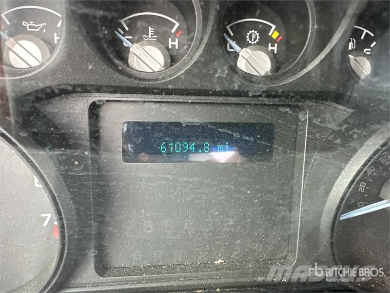 Ford F-250 XL 4x2 Crew Cab Pickup Furgoni altro