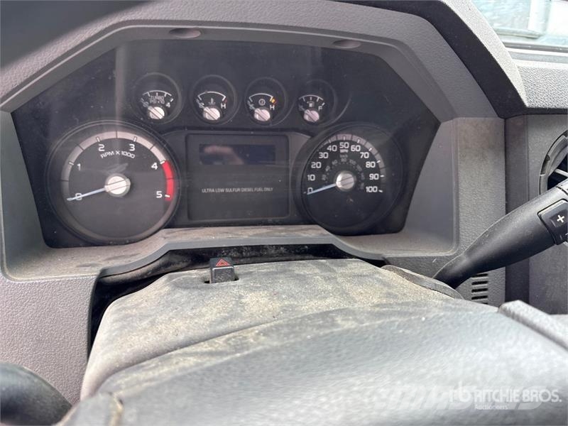 Ford F-250 XL 4x2 Crew Cab Pickup Прочие фургоны