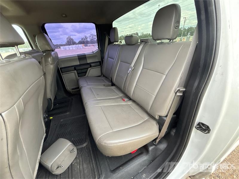 Ford F-250 XL 4x2 Crew Cab Pickup Citi