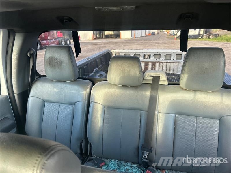 Ford F-250 XL 4x2 Crew Cab Pickup Anders