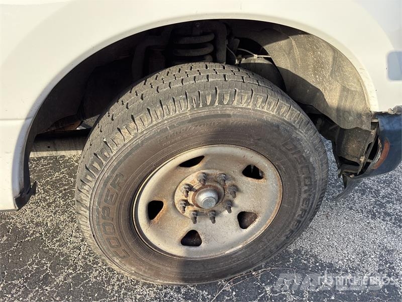 Ford F-250 XL 4x2 Crew Cab Pickup 其他