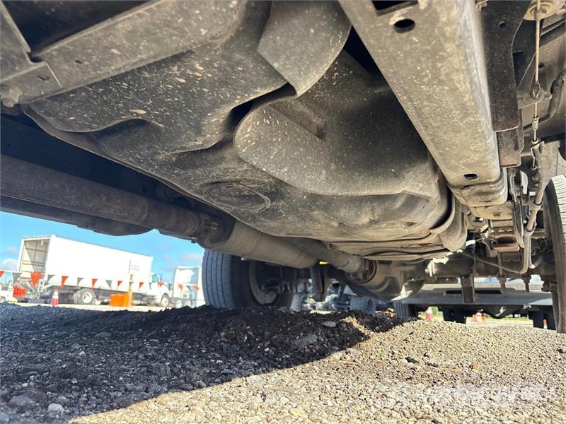 Ford F-250 XL 4x2 Crew Cab Pickup Ostalo