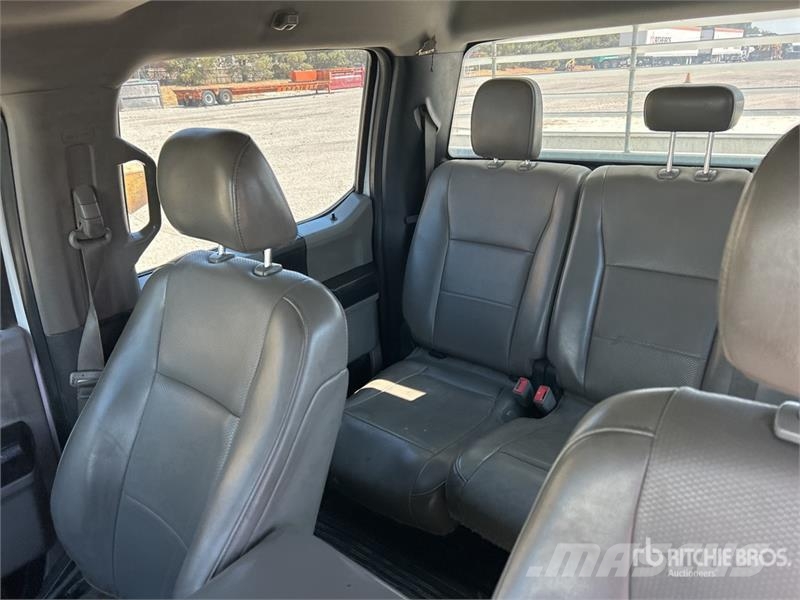 Ford F-250 XL 4x2 Crew Cab Pickup Інше