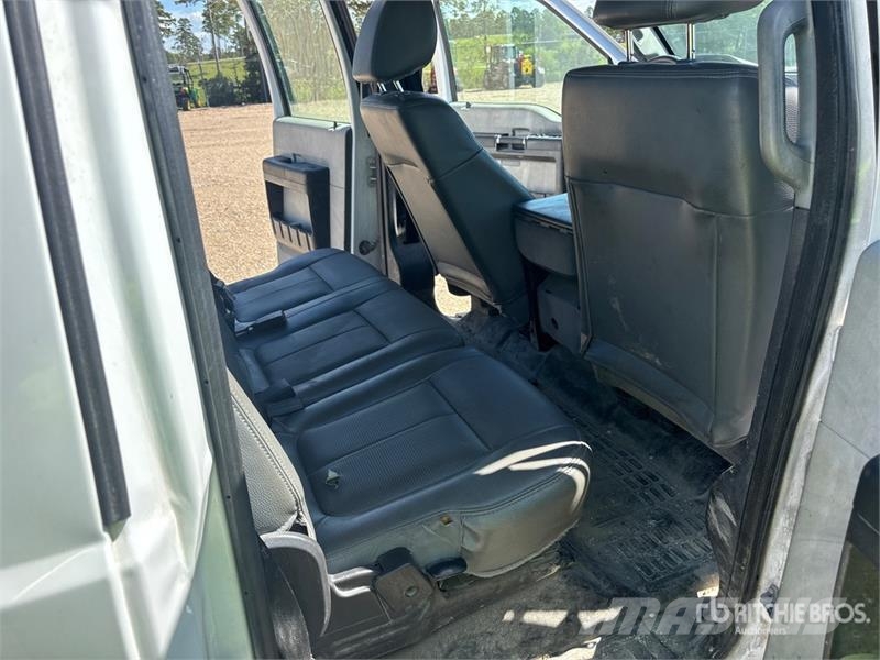 Ford F-250 XL 4x2 Crew Cab Pickup (Inoperable) Egyéb