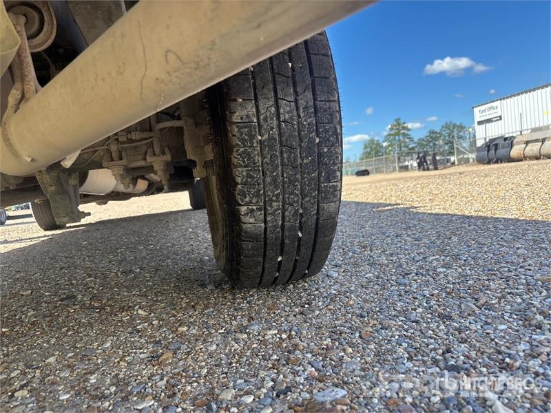 Ford F-250 XL 4x2 Crew Cab Pickup (Inoperable) Egyéb