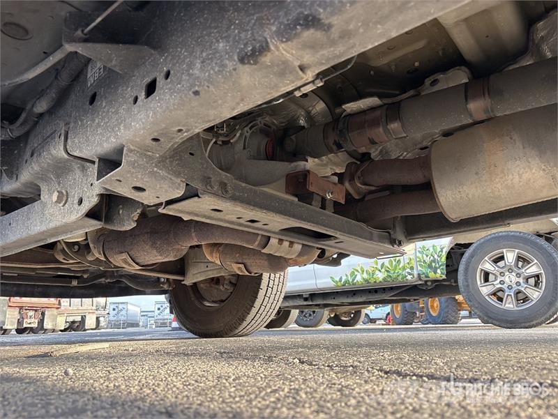 Ford F-250 XL 4x2 Crew Cab Pickup 其他