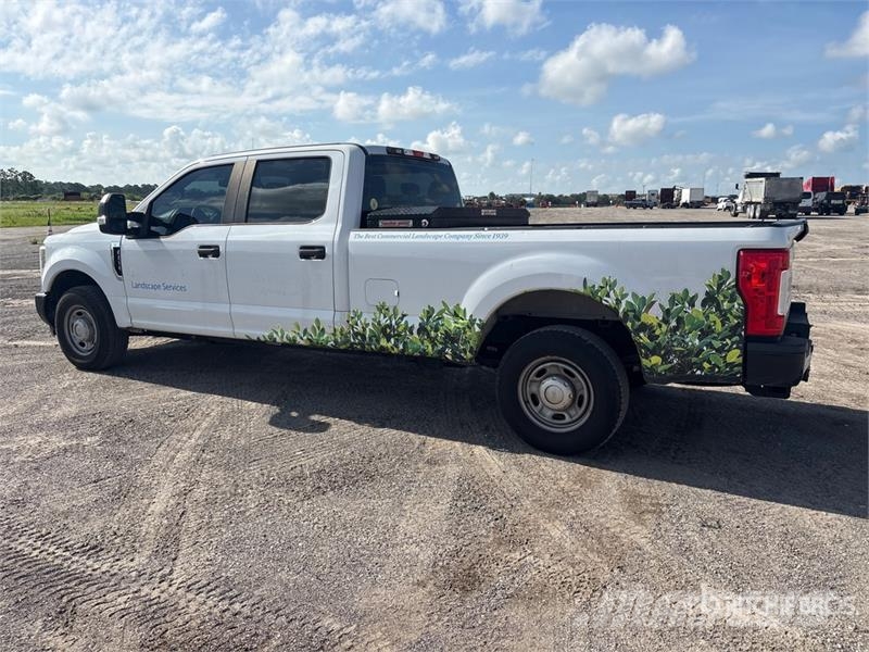 Ford F-250 XL 4x2 Crew Cab Pickup Άλλα Vans