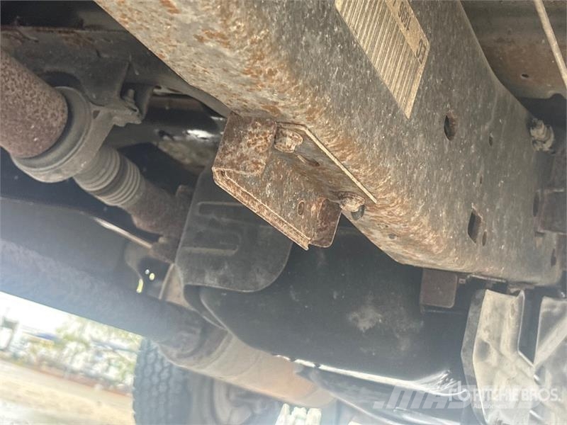 Ford F-250 XL 4x2 Crew Cab Pickup Other