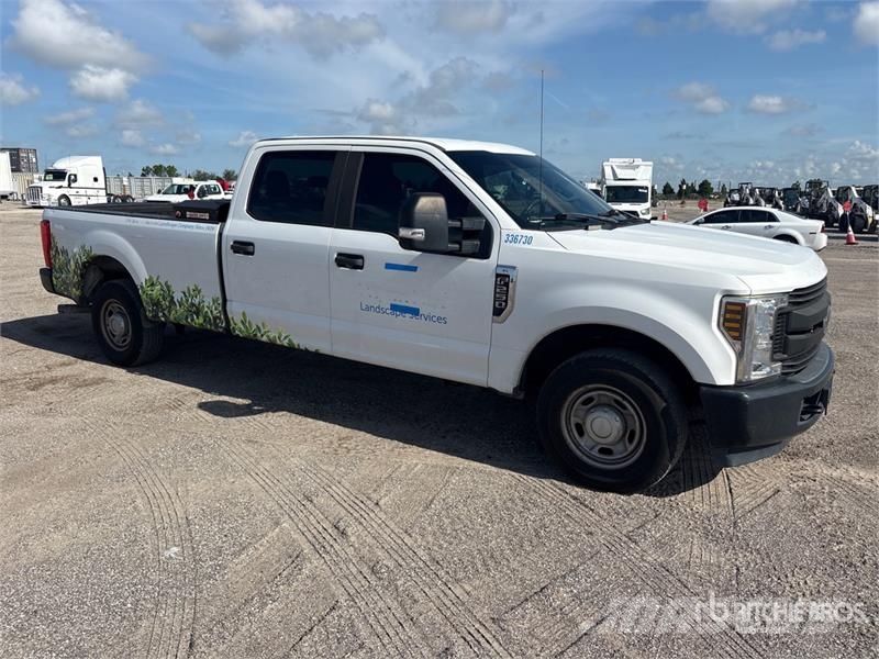 Ford F-250 XL 4x2 Crew Cab Pickup Άλλα Vans