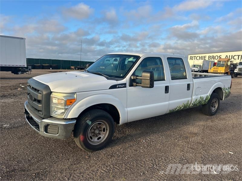 Ford F-250 XL 4x2 Crew Cab Pickup Anders
