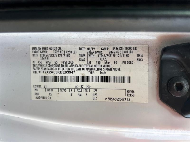 Ford F-250 XL 4x2 Extended Cab Pickup Ostalo