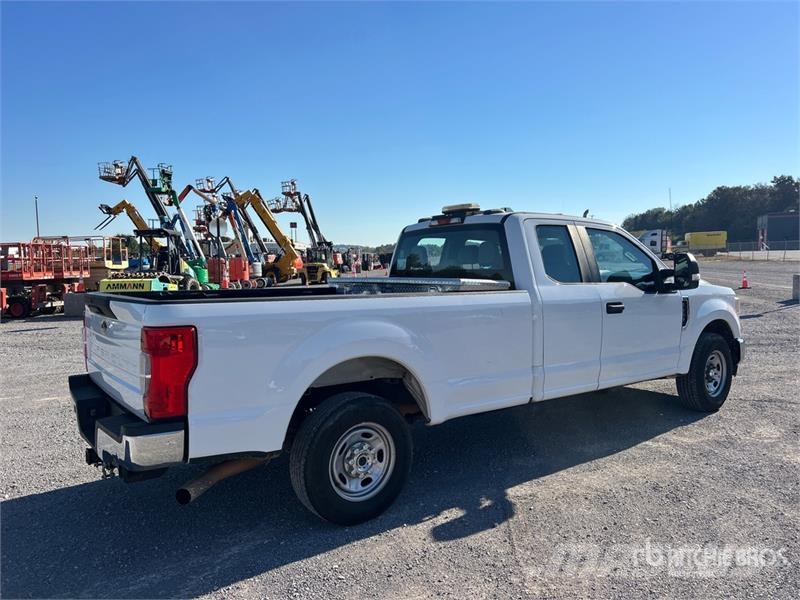 Ford F-250 XL 4x2 Extended Cab Pickup 其他