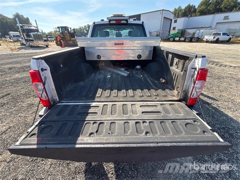 Ford F-250 XL 4x2 Extended Cab Pickup أخرى