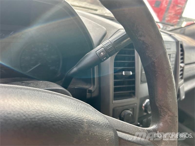 Ford F-250 XL 4x2 Extended Cab Pickup Ostalo
