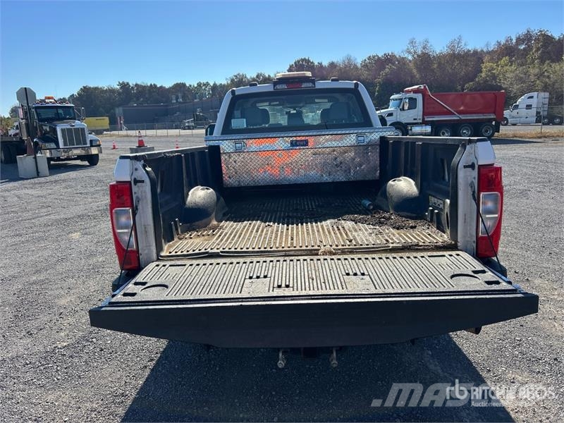 Ford F-250 XL 4x2 Extended Cab Pickup 其他