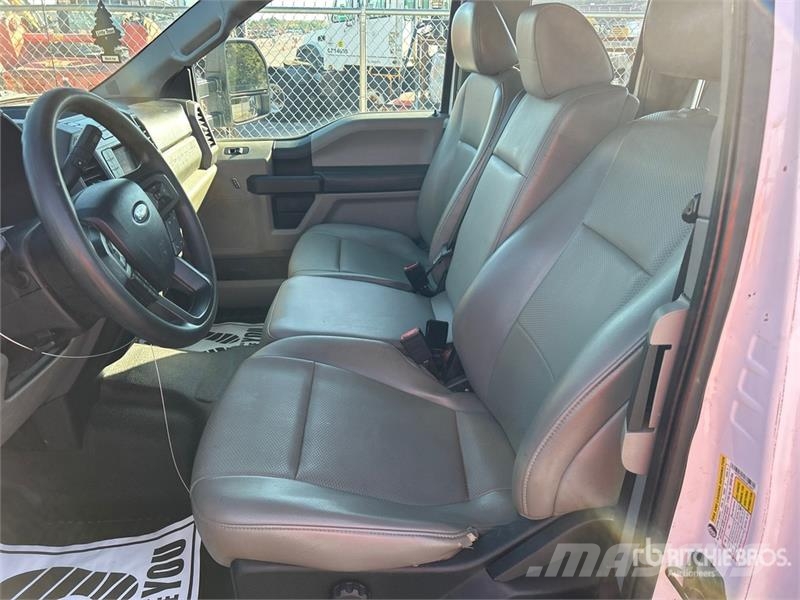 Ford F-250 XL 4x2 Extended Cab Pickup 其他