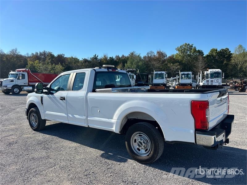 Ford F-250 XL 4x2 Extended Cab Pickup 其他