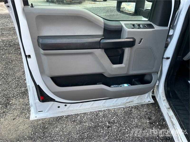 Ford F-250 XL 4x2 Extended Cab Pickup Anders
